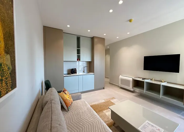 Tirana Center Sav City Viridis Apartman *